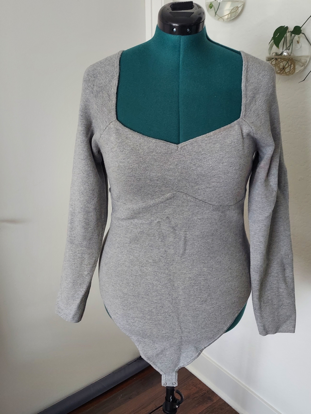 Abercrombie & Fitch Women’s Long Sleeve, Sweetheart Neck, Grey Bodysuit